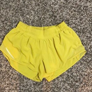 Lululemon hotty hot short 2.5”